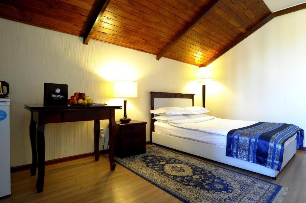 Tian-Shan Hotel Biszkek Zewnętrze zdjęcie