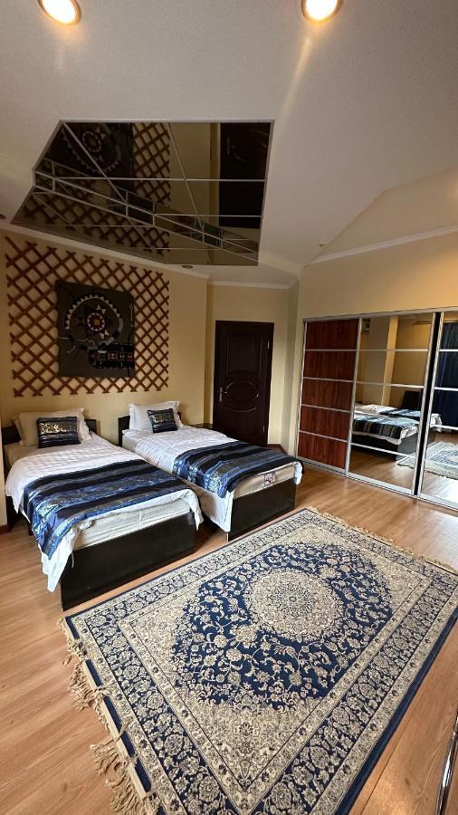 Tian-Shan Hotel Biszkek Zewnętrze zdjęcie