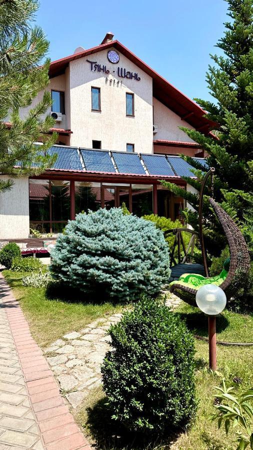 Tian-Shan Hotel Biszkek Zewnętrze zdjęcie