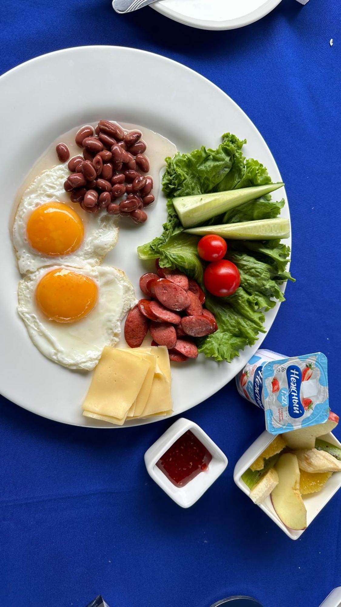 Tian-Shan Hotel Biszkek Zewnętrze zdjęcie