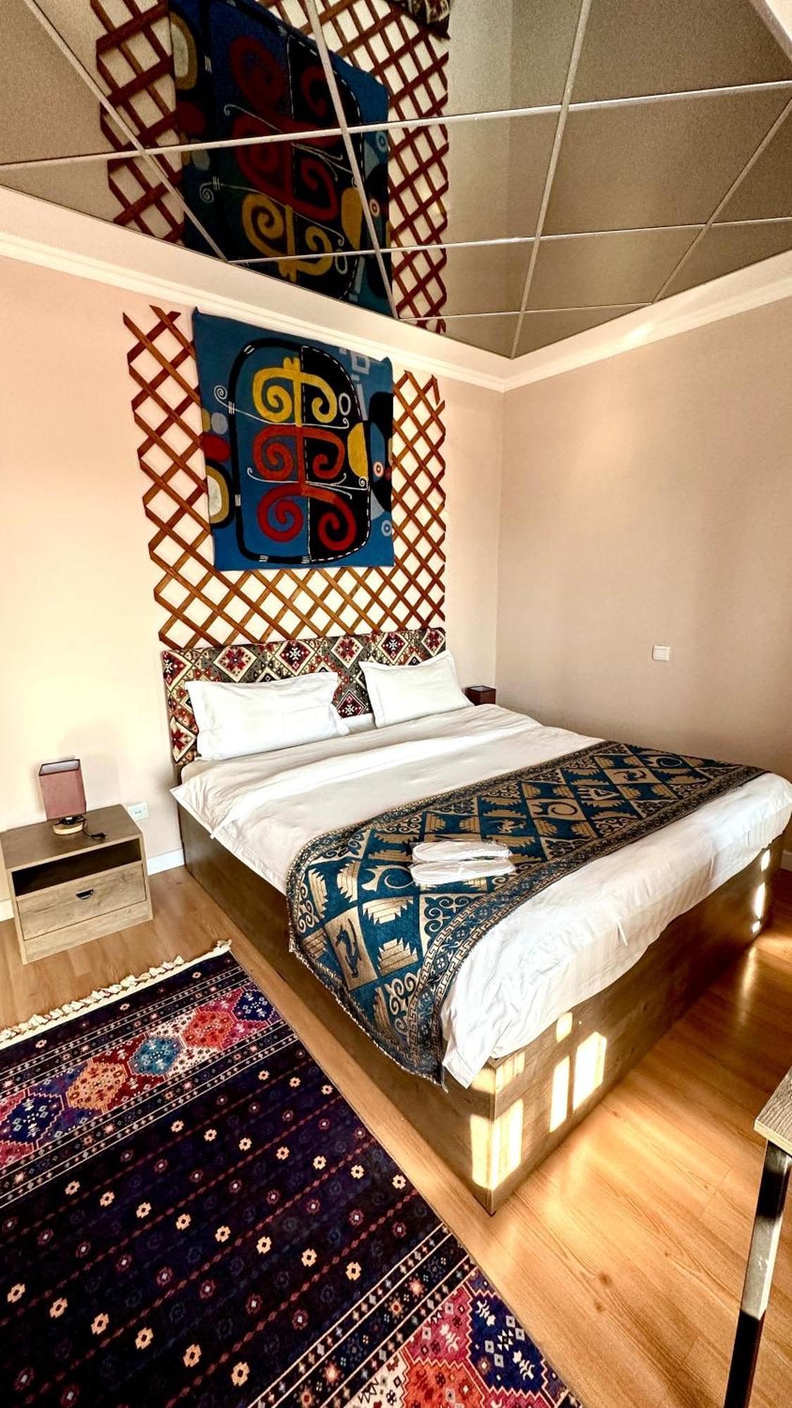 Tian-Shan Hotel Biszkek Zewnętrze zdjęcie