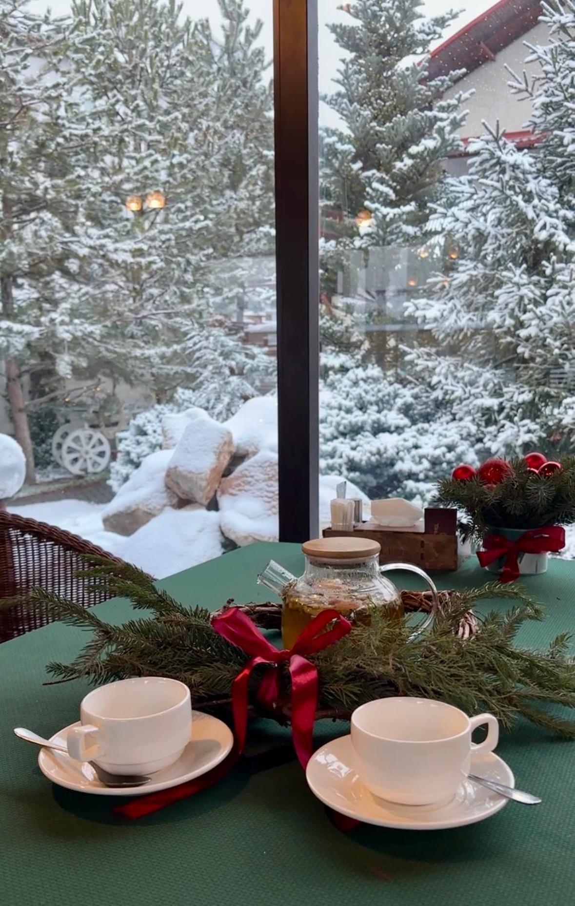 Tian-Shan Hotel Biszkek Zewnętrze zdjęcie