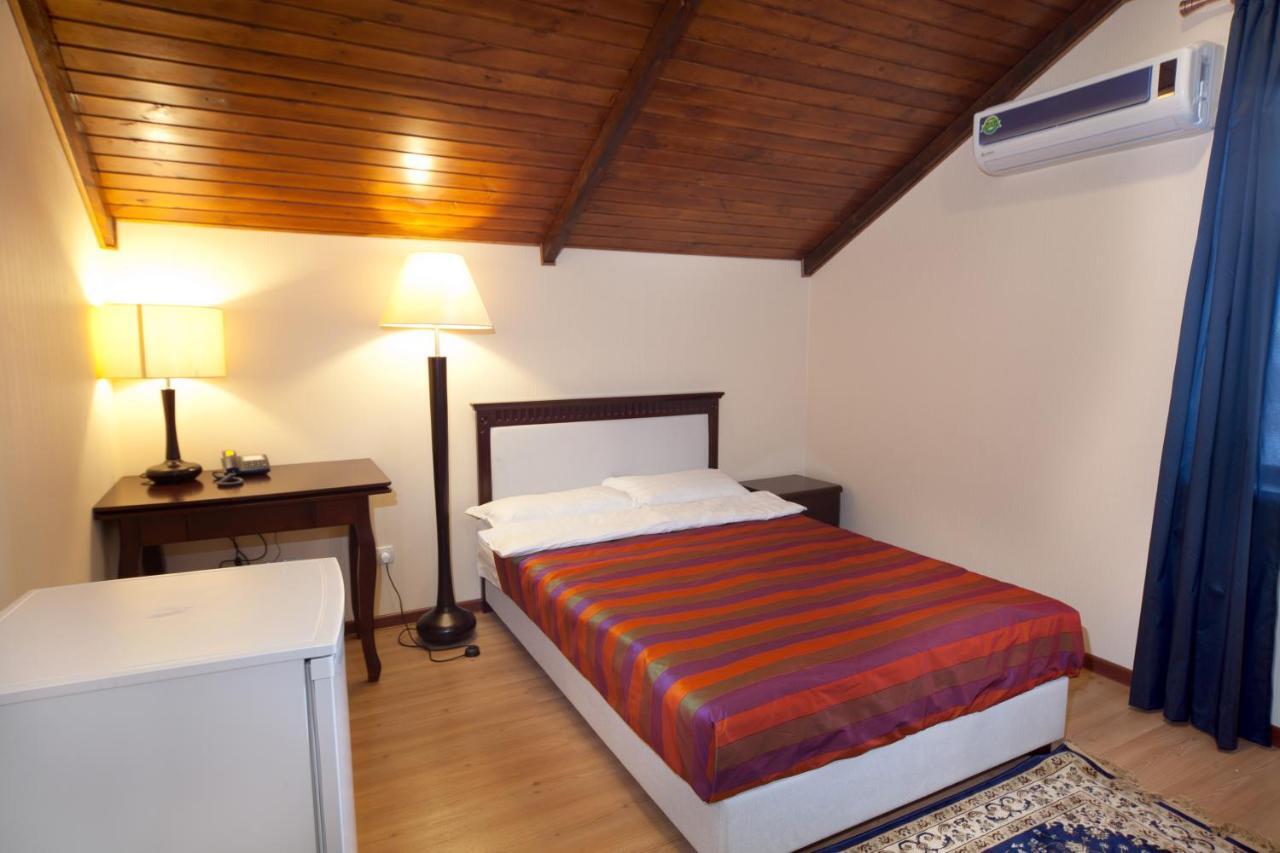 Tian-Shan Hotel Biszkek Zewnętrze zdjęcie